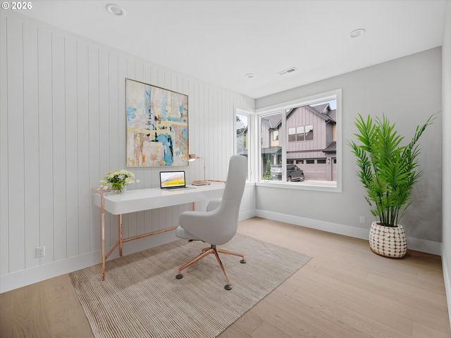 3664 Nw LANA Pl, Portland, OR 97229