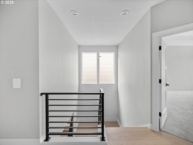 3664 Nw LANA Pl, Portland, OR 97229