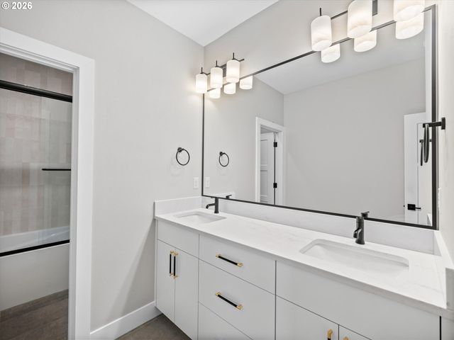 3664 Nw LANA Pl, Portland, OR 97229