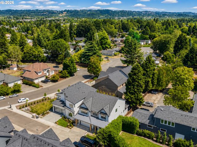 3664 Nw LANA Pl, Portland, OR 97229