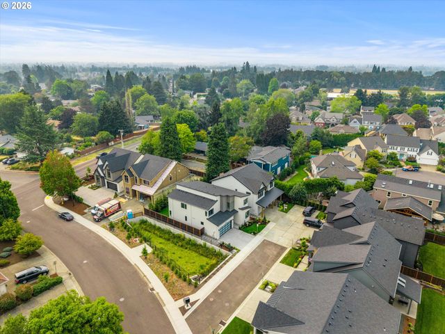 3664 Nw LANA Pl, Portland, OR 97229