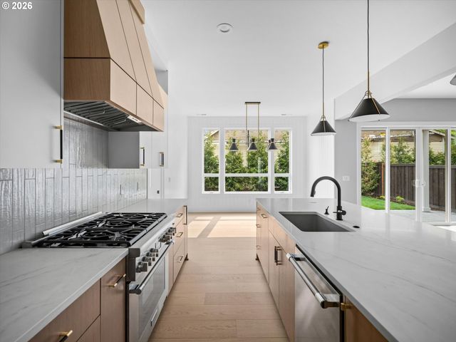 3664 Nw LANA Pl, Portland, OR 97229