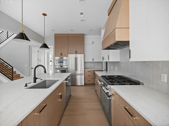3664 Nw LANA Pl, Portland, OR 97229