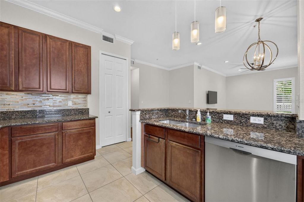 Image 11 of property listing at 4407 ETHAN LANE 29-101, Orlando, FL 32814