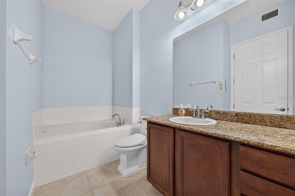 Image 16 of property listing at 4407 ETHAN LANE 29-101, Orlando, FL 32814