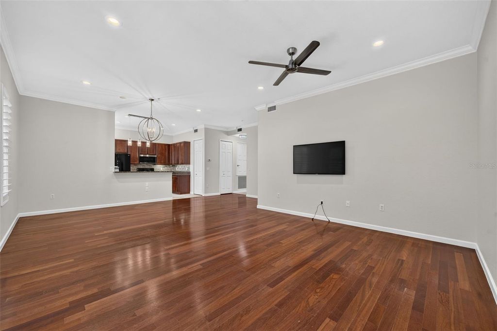 Image 6 of property listing at 4407 ETHAN LANE 29-101, Orlando, FL 32814