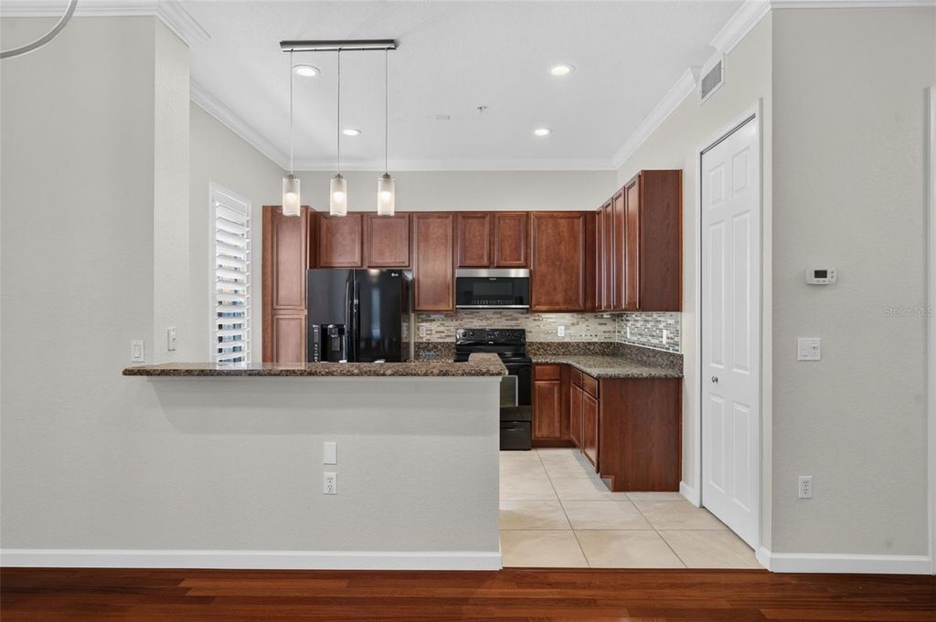Image 8 of property listing at 4407 ETHAN LANE 29-101, Orlando, FL 32814