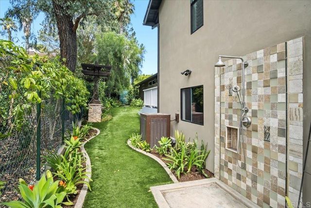 734 Avocado Ct, Del Mar, CA 92014