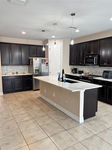 4866 68TH STREET CIRCLE E, Bradenton, FL 34203