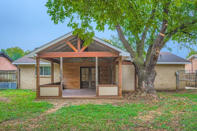 1405 Carla Avenue, Arlington, TX 76014