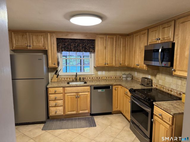 18 Lawler Road, West Hartford, CT 06117