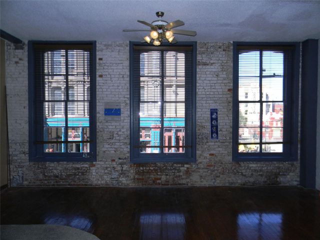 2315 Strand 2A, Galveston, TX 77550