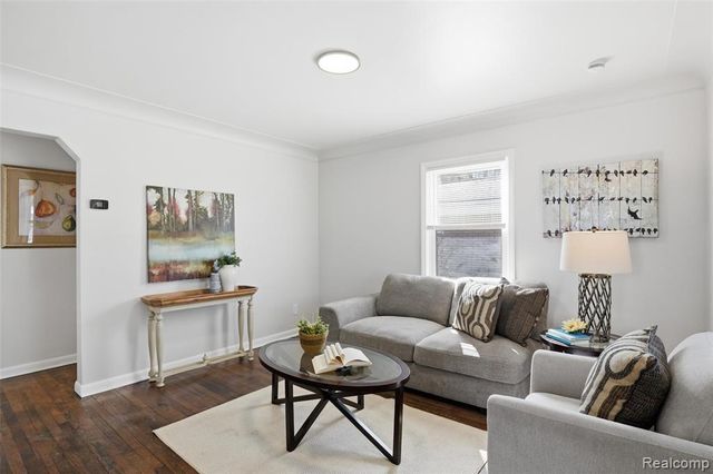 1059 Farnham Avenue, Lincoln Park, MI 48146