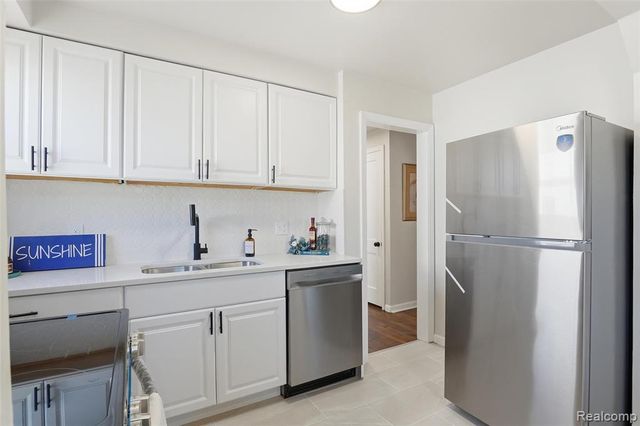 1059 Farnham Avenue, Lincoln Park, MI 48146