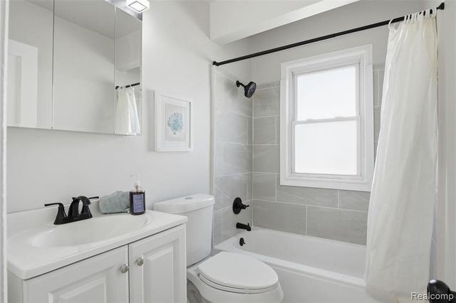 1059 Farnham Avenue, Lincoln Park, MI 48146