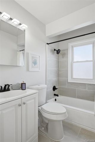 1059 Farnham Avenue, Lincoln Park, MI 48146