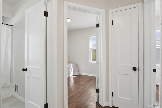 1059 Farnham Avenue, Lincoln Park, MI 48146