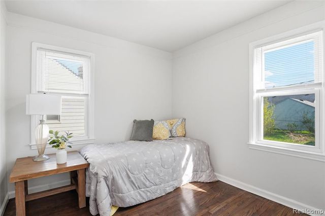 1059 Farnham Avenue, Lincoln Park, MI 48146