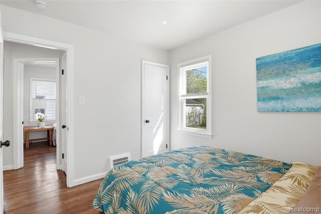 1059 Farnham Avenue, Lincoln Park, MI 48146