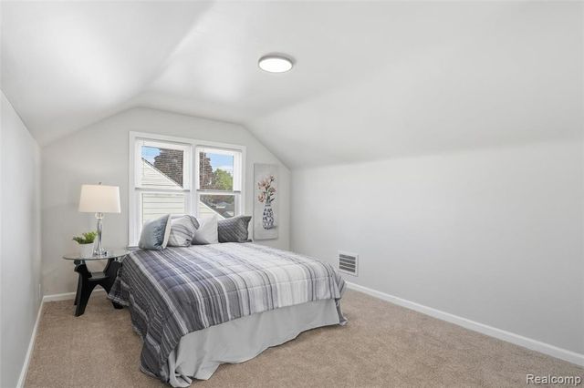 1059 Farnham Avenue, Lincoln Park, MI 48146