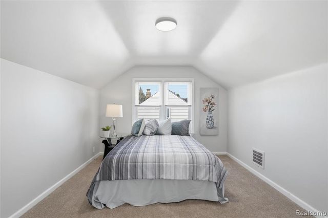 1059 Farnham Avenue, Lincoln Park, MI 48146
