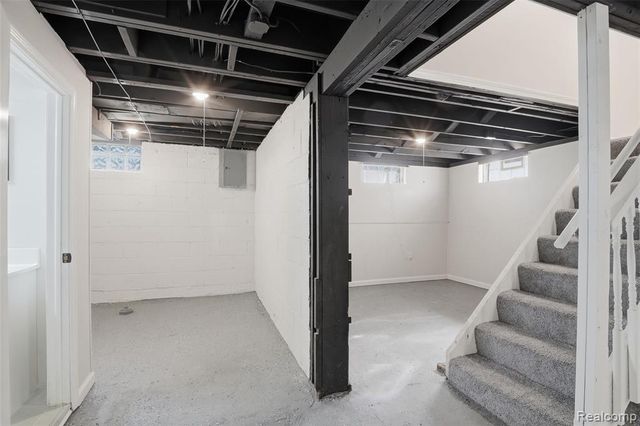 1059 Farnham Avenue, Lincoln Park, MI 48146