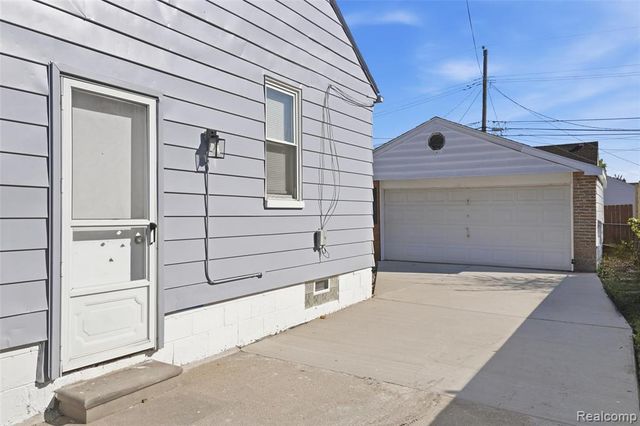 1059 Farnham Avenue, Lincoln Park, MI 48146
