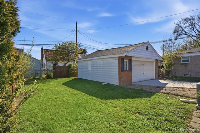 1059 Farnham Avenue, Lincoln Park, MI 48146