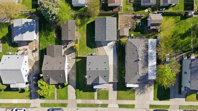 1059 Farnham Avenue, Lincoln Park, MI 48146