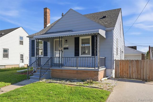 1059 Farnham Avenue, Lincoln Park, MI 48146