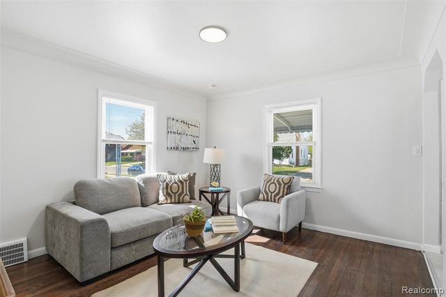 1059 Farnham Avenue, Lincoln Park, MI 48146