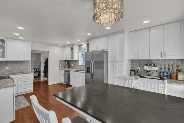 304 N 4th St, Cheney, WA 99004