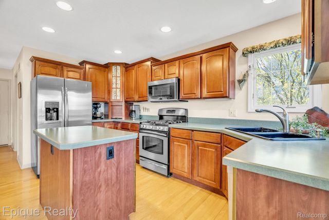 9493 Aspen View Drive, Grand Blanc Charter Township, MI 48439