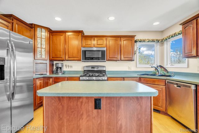 9493 Aspen View Drive, Grand Blanc Charter Township, MI 48439