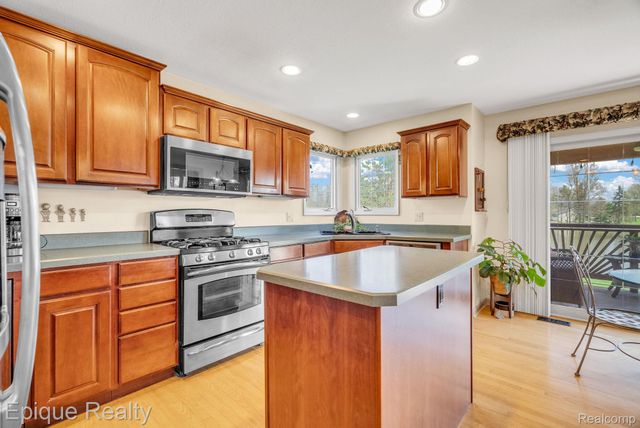 9493 Aspen View Drive, Grand Blanc Charter Township, MI 48439