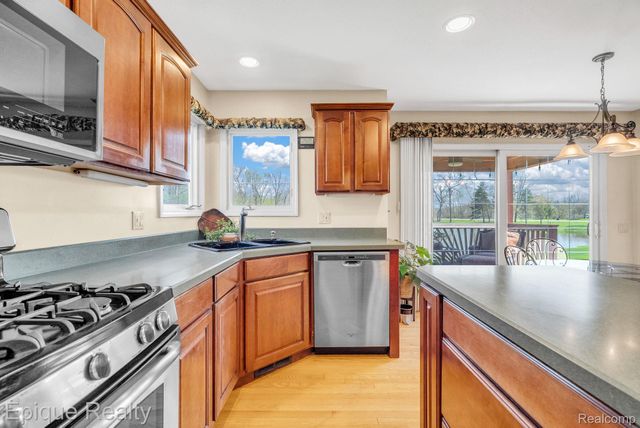 9493 Aspen View Drive, Grand Blanc Charter Township, MI 48439