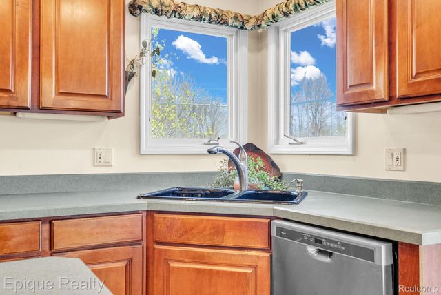 9493 Aspen View Drive, Grand Blanc Charter Township, MI 48439