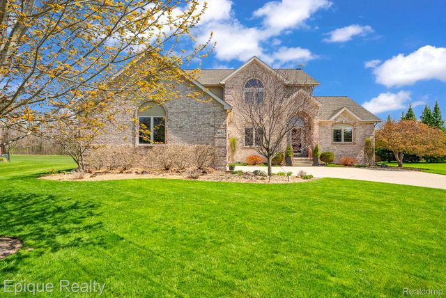 9493 Aspen View Drive, Grand Blanc Charter Township, MI 48439
