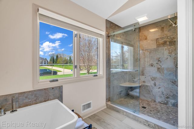 9493 Aspen View Drive, Grand Blanc Charter Township, MI 48439