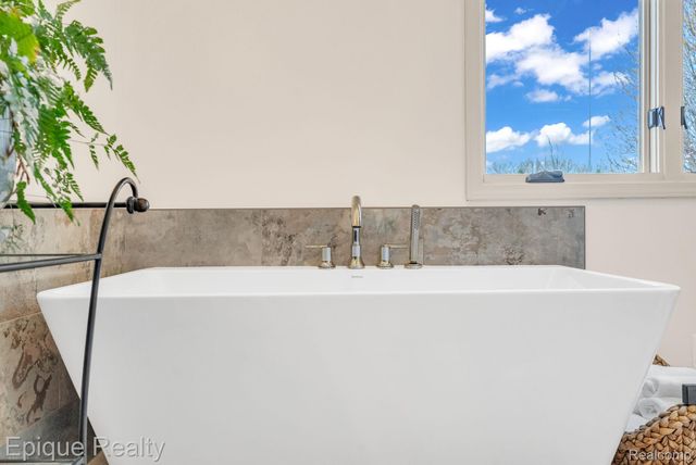 9493 Aspen View Drive, Grand Blanc Charter Township, MI 48439