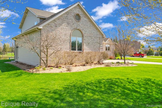 9493 Aspen View Drive, Grand Blanc Charter Township, MI 48439