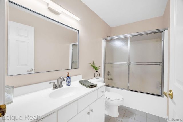 9493 Aspen View Drive, Grand Blanc Charter Township, MI 48439
