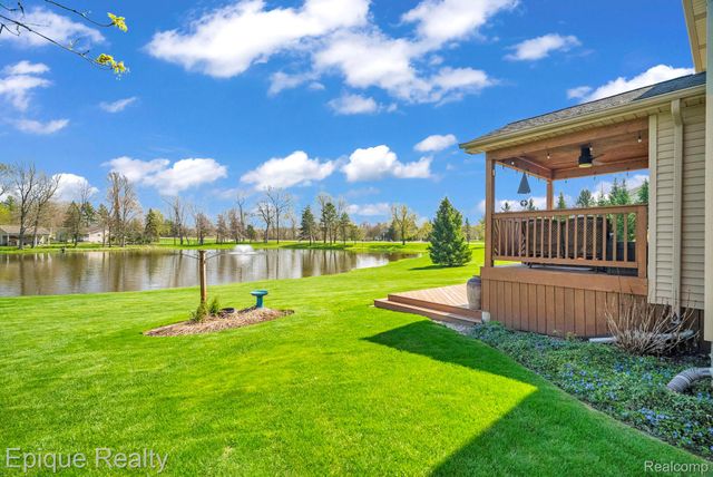 9493 Aspen View Drive, Grand Blanc Charter Township, MI 48439