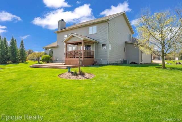 9493 Aspen View Drive, Grand Blanc Charter Township, MI 48439
