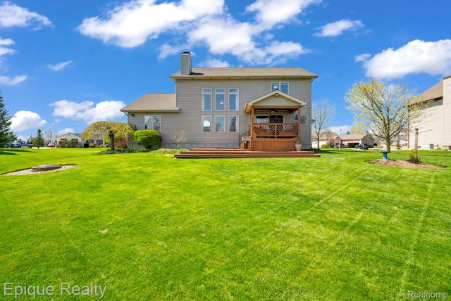 9493 Aspen View Drive, Grand Blanc Charter Township, MI 48439