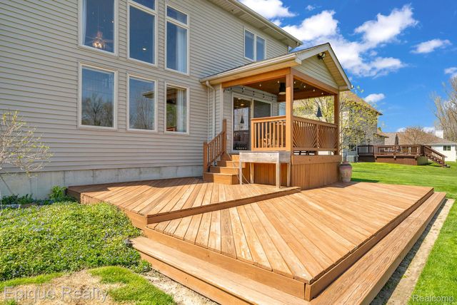 9493 Aspen View Drive, Grand Blanc Charter Township, MI 48439