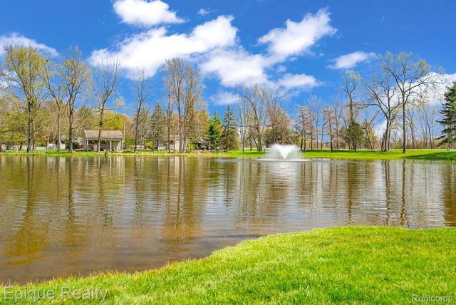 9493 Aspen View Drive, Grand Blanc Charter Township, MI 48439