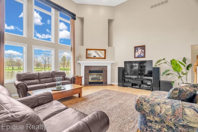 9493 Aspen View Drive, Grand Blanc Charter Township, MI 48439