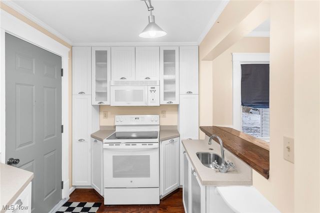 5910 Chestnut Ridge Road, Hubbard, OH 44425