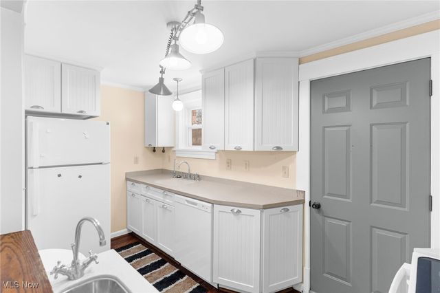 5910 Chestnut Ridge Road, Hubbard, OH 44425